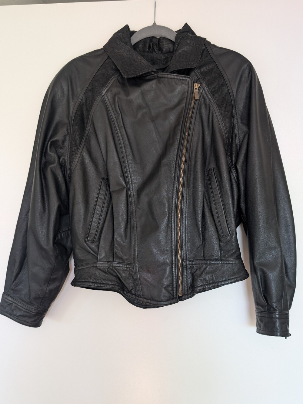 ​Vintage WILSONS Leather Asymmetrical Moto Biker Jacket Snake Embossed Western M